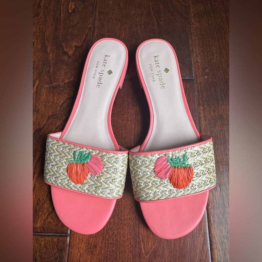 Kate Spade “Finefetti” Woven Strawberry Sandal Slides, Size 7. - Picture 6 of 7